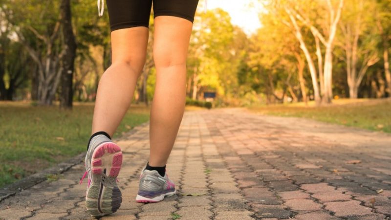 Sedentarismo x movimento diário: pequenas caminhadas que geram grandes impactos na saúde