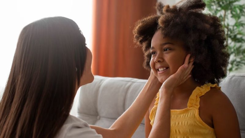 Linguagem e comunicação infantil: como a fala se desenvolve e o papel do diálogo e da leitura