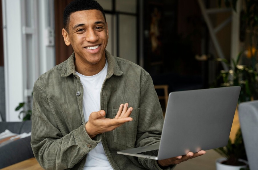 Ambiente de estudo: como preparar um espaço ideal para aprender em casa