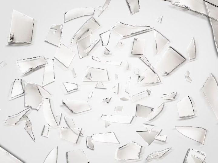 Vidros quebrados: o que fazer imediatamente para evitar acidentes em casa